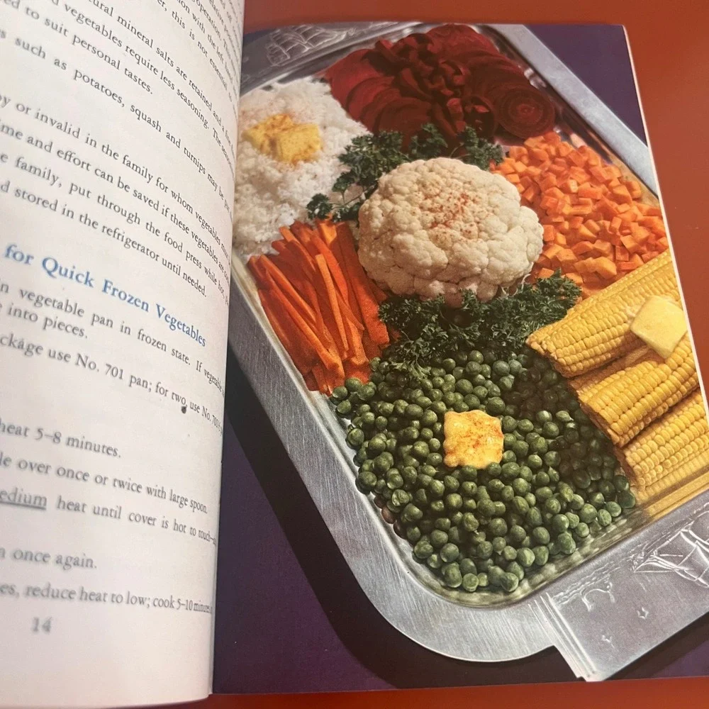 Vtg 1946 Wear-Ever New Method Cooking Instruction Book Aluminum Recipes 9th Ed
